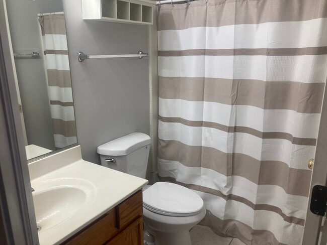 Building Photo - 1093 Symphony Dr