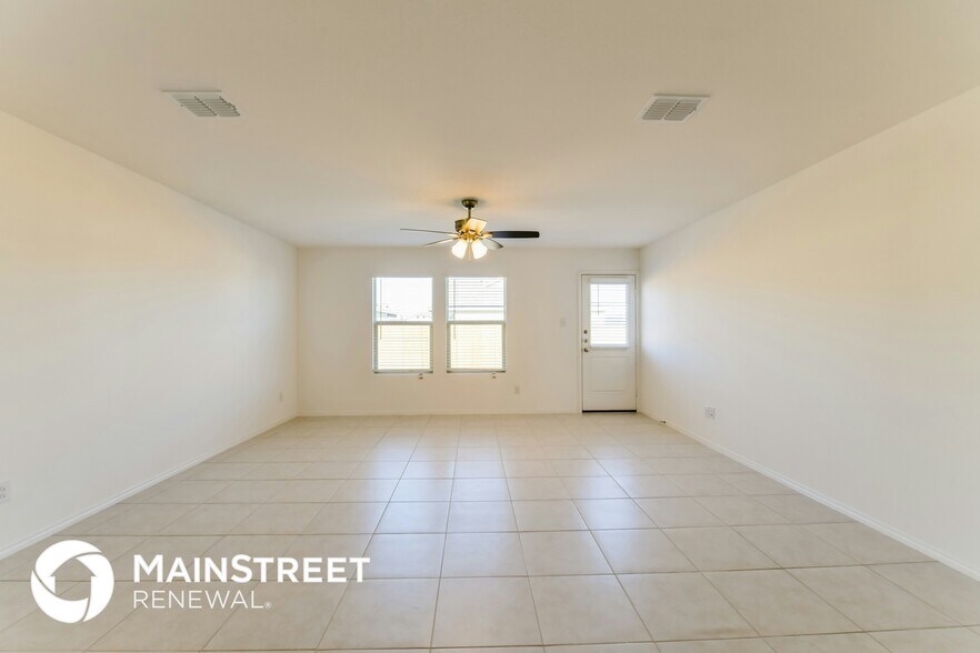 Building Photo - 332 Dry Cyn Wy