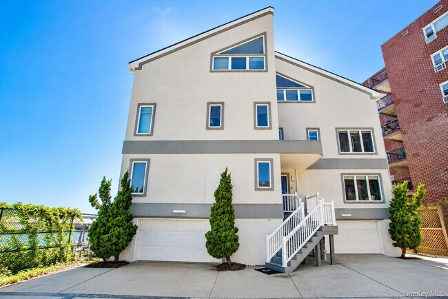 Building Photo - 770 Shore Rd