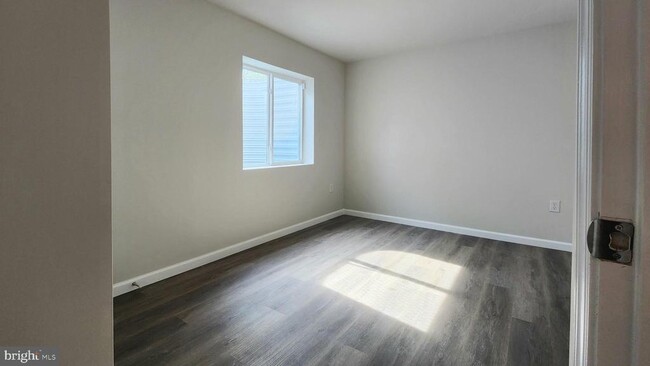 Building Photo - 8703 Davis Ct