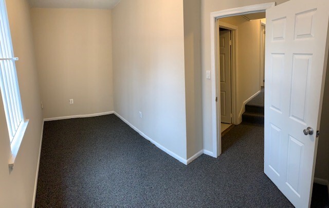 Building Photo - 3828 Lancaster Ave
