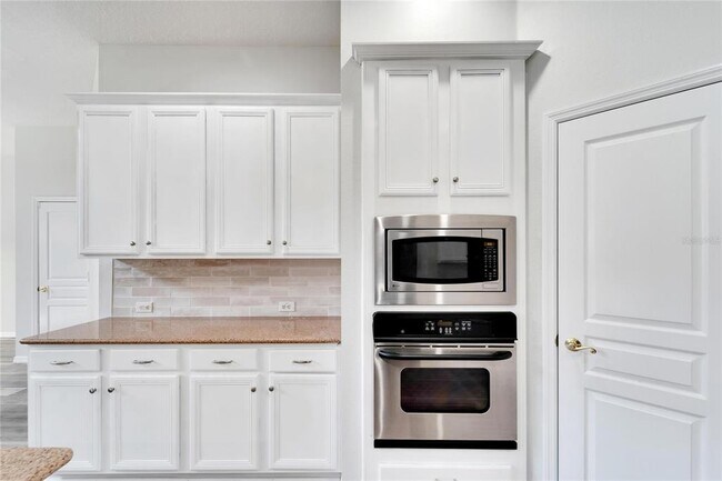 Building Photo - 5604 Skimmer Dr