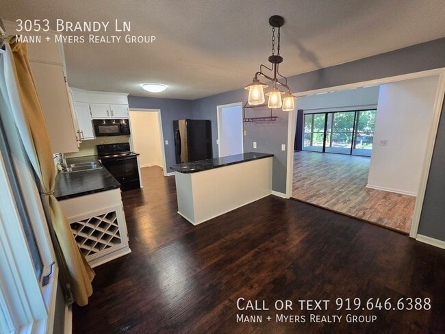 Building Photo - 3053 Brandy Ln