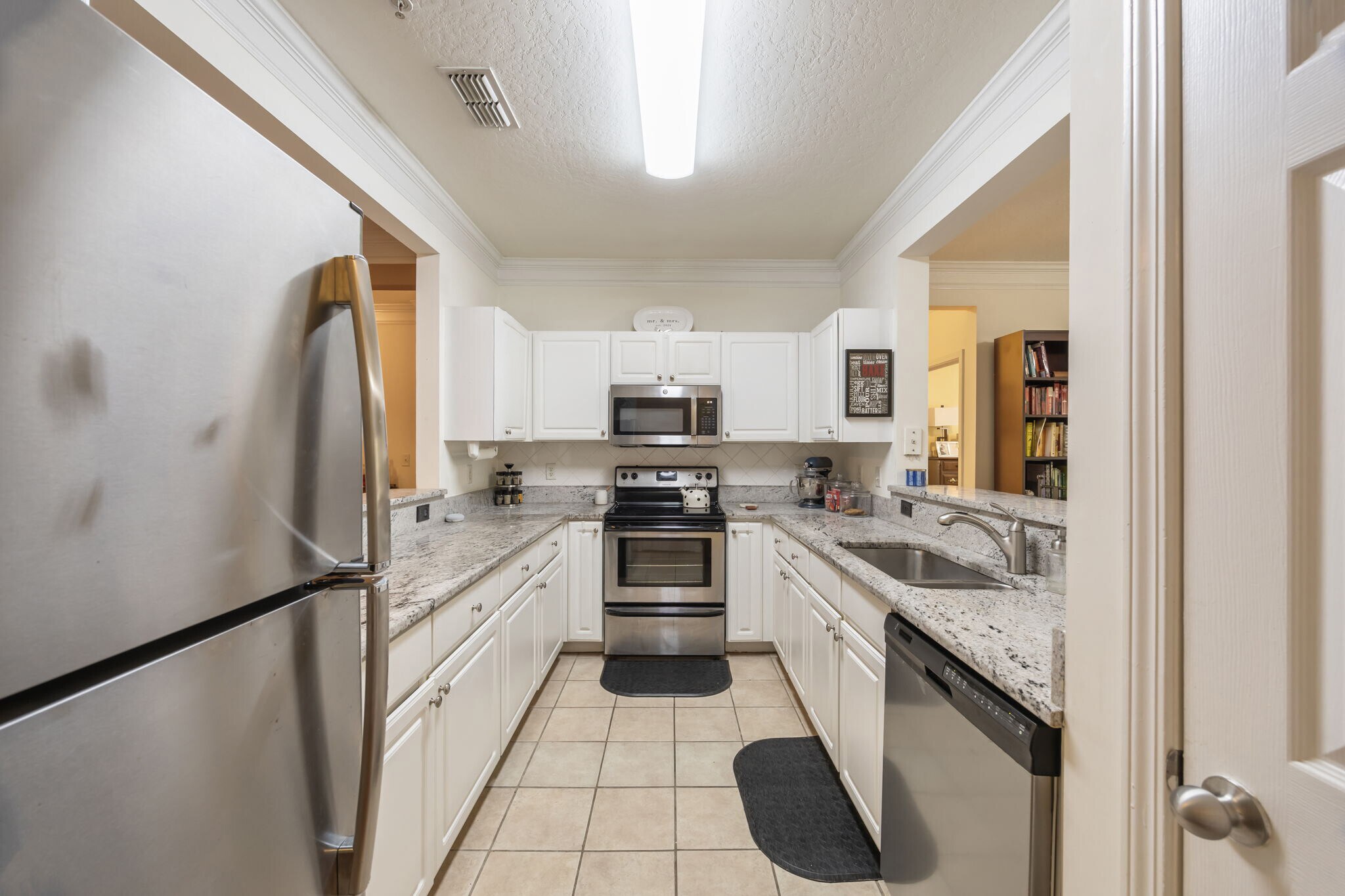 Building Photo - 4007 Westchester Rdg NE