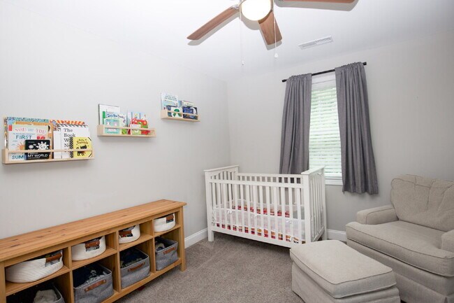 Building Photo - Charming 3-bedroom, 2.5-bath home nestled in the heart of Carthage