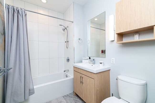 Building Photo - 60 Quincy Shore Dr