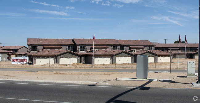 Building Photo - Happy Trails Villas