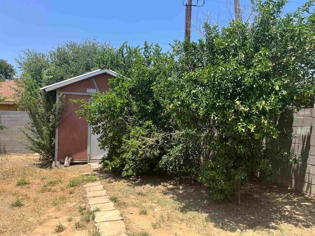 Building Photo - 1212 Reagan Dr