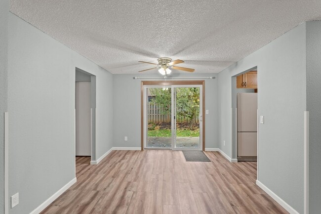 Building Photo - Charming 3 BR/ 1.5 Bath Mt. Pleasant Home.