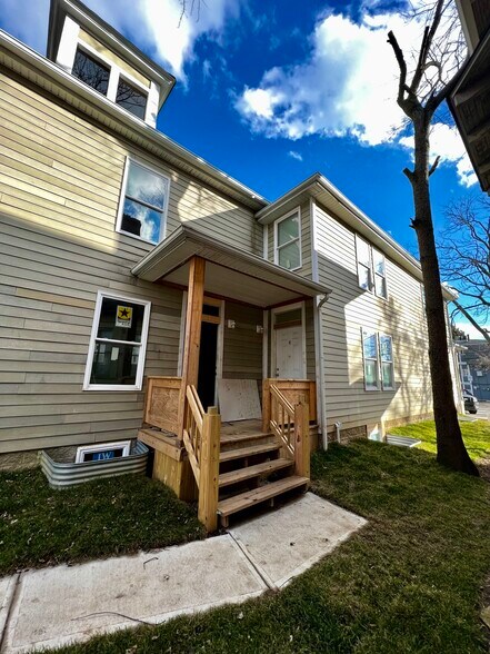 FRONT - 269 E 13th Ave