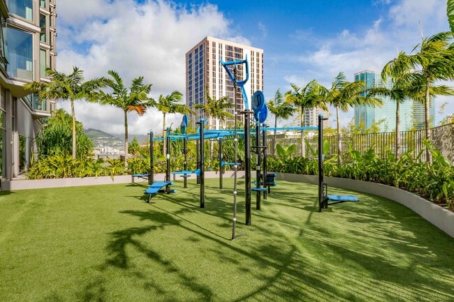 Building Photo - 1001 Queen St