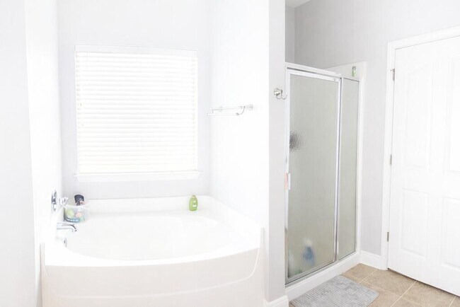 Building Photo - 148 Crab Apple Ave