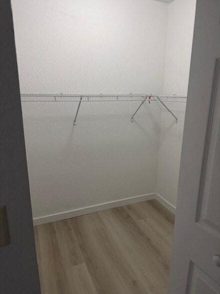 Building Photo - 2223 Pasadena Way