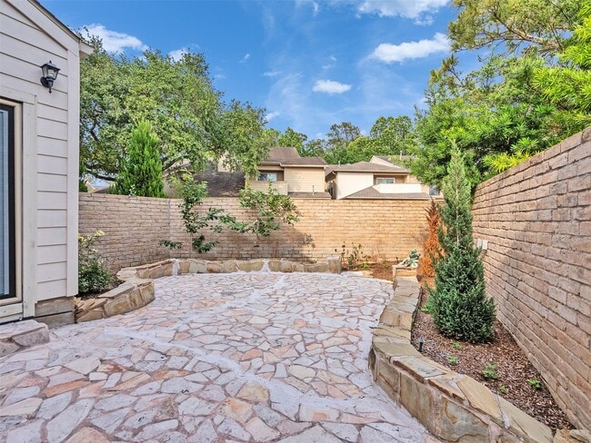 Building Photo - 12625 Memorial Dr