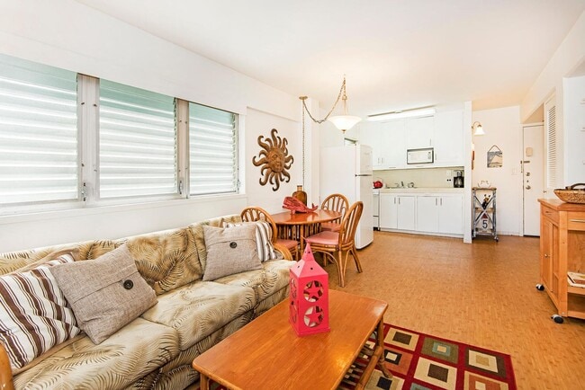 Building Photo - Diamond Head Ambassador #201