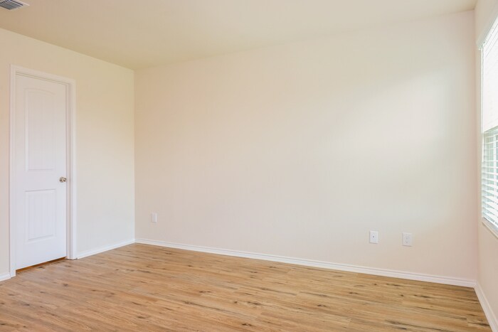 Building Photo - 4104 Wintergreen Dr