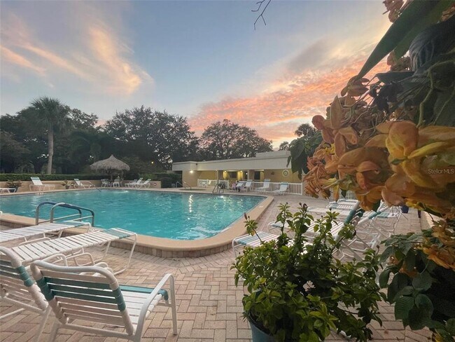 Building Photo - 2618 Cove Cay Dr