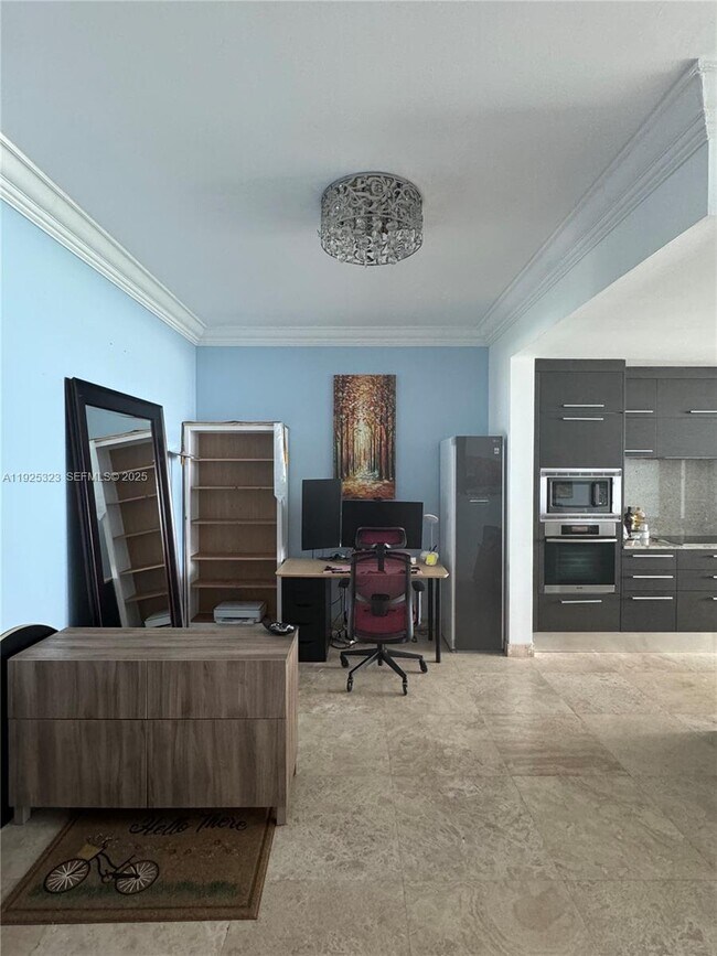 Building Photo - 900 Biscayne Blvd