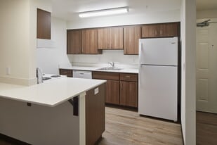 Building Photo - 643 Manbrin Dr NE