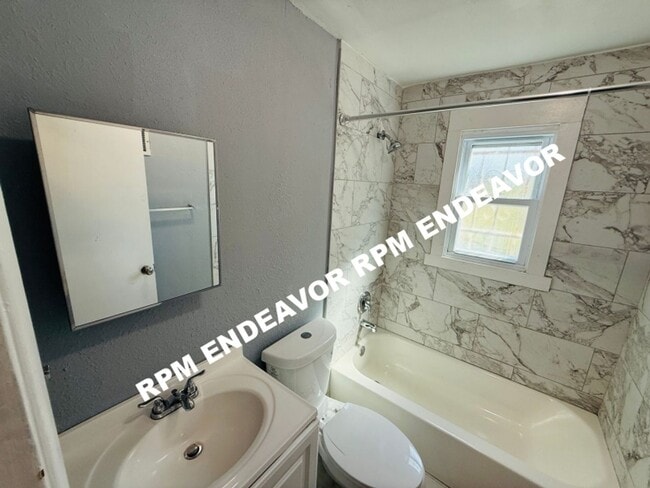 Building Photo - Section 8 Accepted! Spacious 4-Bedroom Hom...