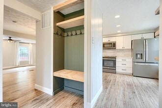 Building Photo - 1725 Beechbank Way