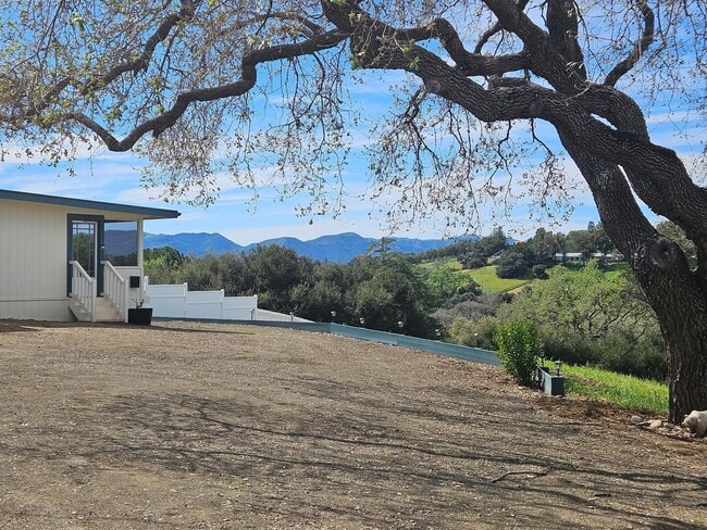 Building Photo - 1219 Deer Trail Ln