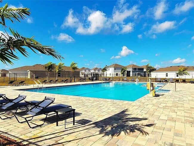 Building Photo - 680 Reggie Rd