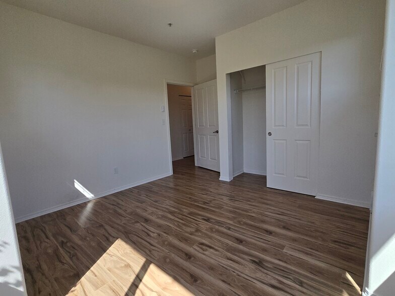 Building Photo - 14915 38th Dr SE