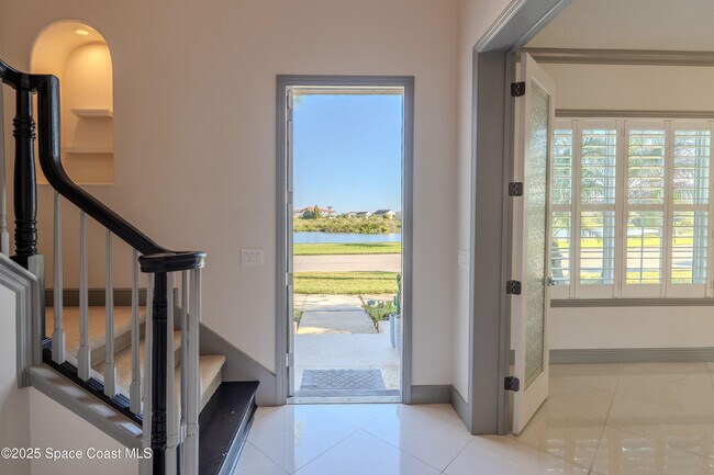 Building Photo - 2453 Rodina Dr