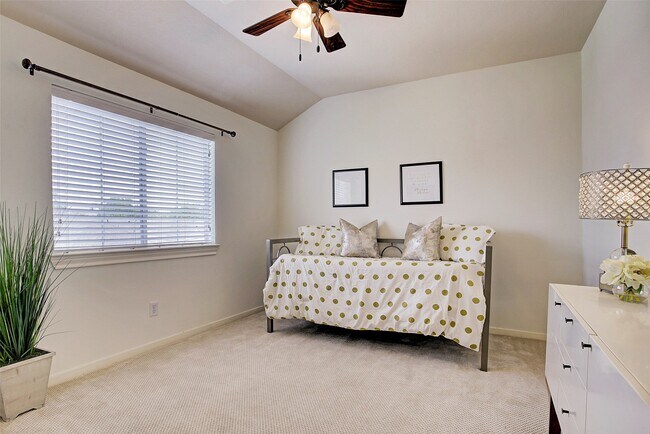 Building Photo - 5806 Kansas St