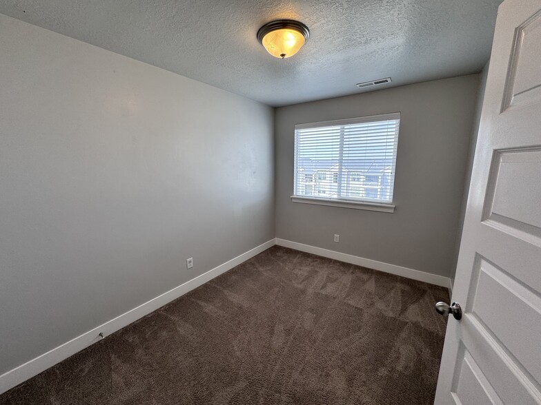 Building Photo - 14541 S Juniper Shade Dr