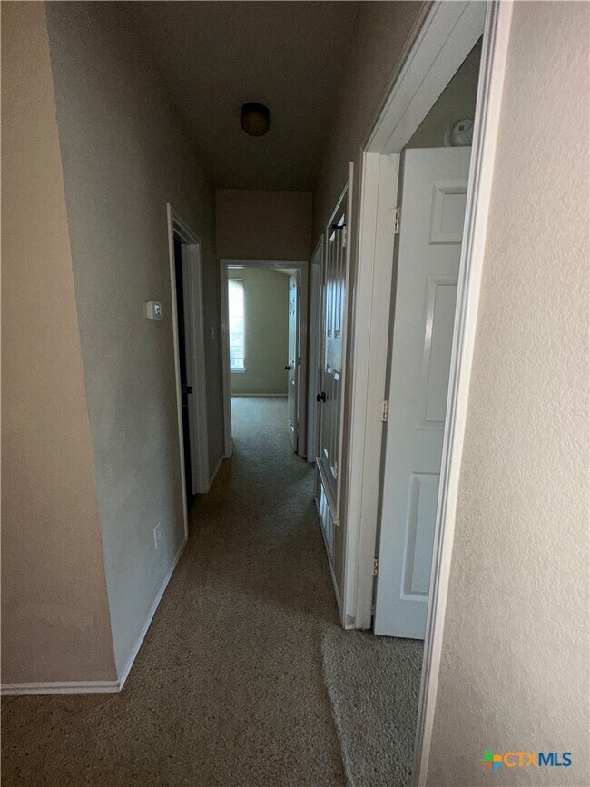 Building Photo - 6808 Rosita Oak Dr