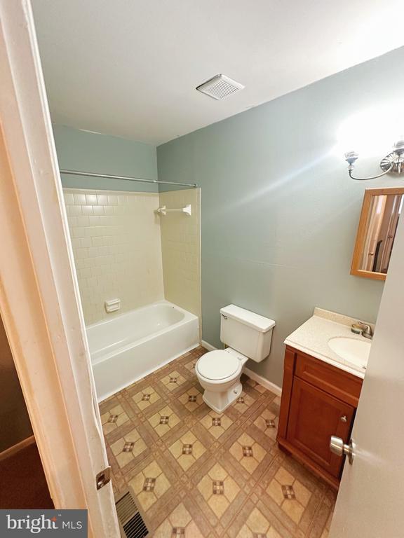 Building Photo - 807 Windstream Way