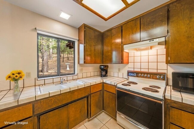 Building Photo - 4949 Steelhead Ln