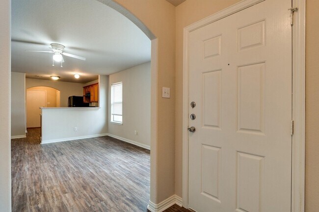 Building Photo - 121 Cliff Height Cir