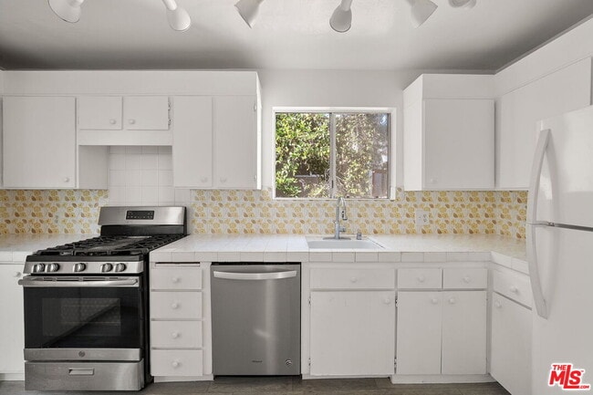 Building Photo - 8900 Guthrie Ave