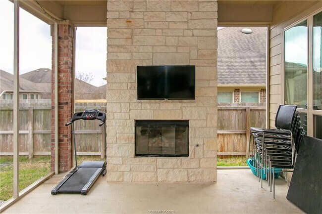 Building Photo - 2507 Hailes Ln
