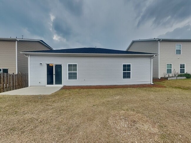 Building Photo - Apply today! Ashton Lakes