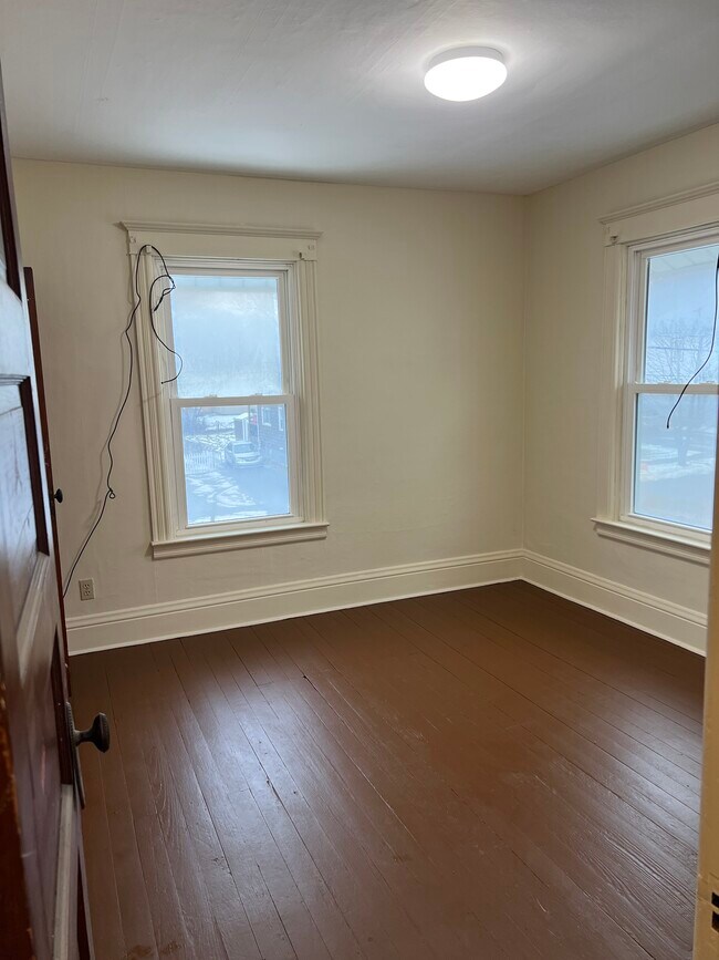 Building Photo - 29 Richardson Ave