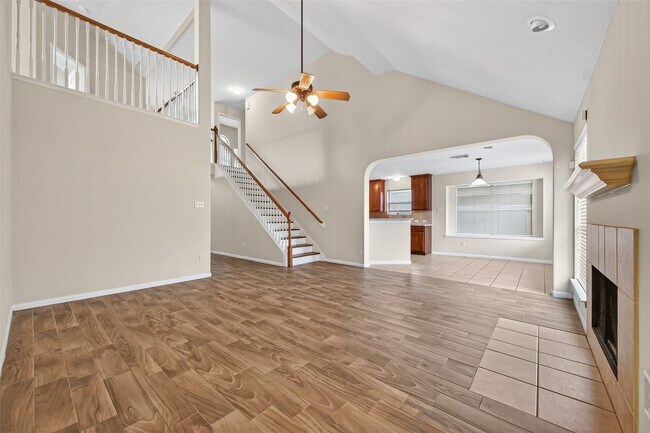 Building Photo - 9127 N Ferndale Pl Dr