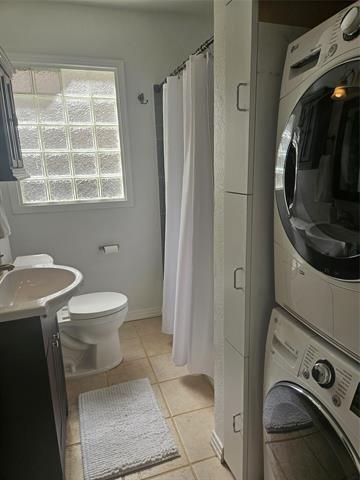 Building Photo - 7010 Vivian Ave