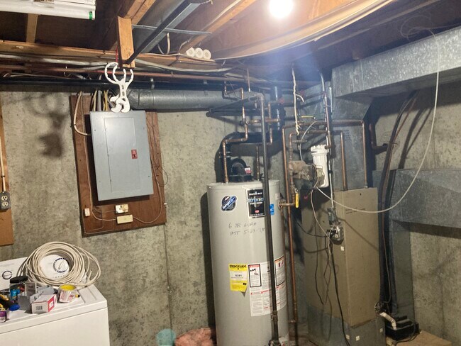 Building Photo - 55 Empire St