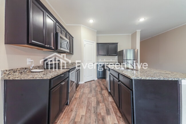 Building Photo - 425 Stone Creek Blvd