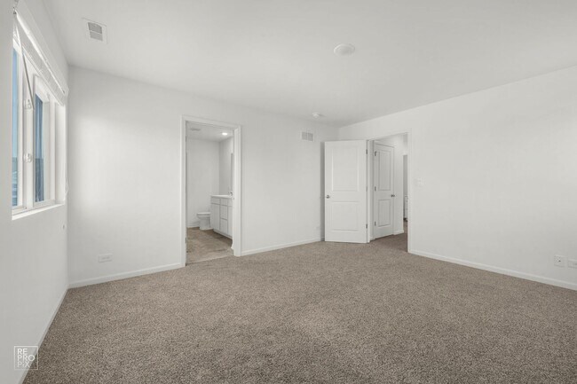 Building Photo - 714 Juniper St