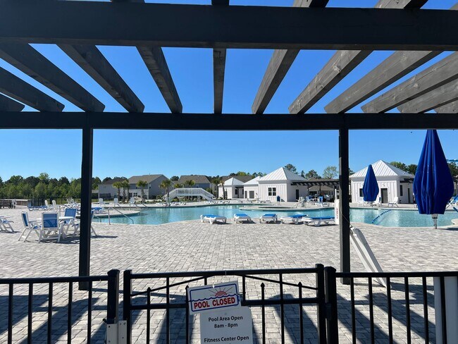 Building Photo - Four-Bedroom, Three-Bath, Unfurnished Hous...