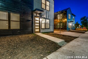 Building Photo - 142 Porter St