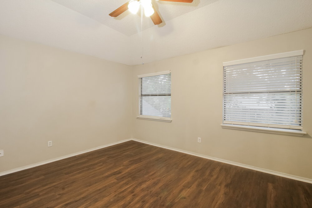 Building Photo - 1345 Jasmine Dr