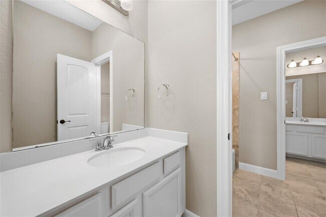 Building Photo - 14014 Phelps Dr