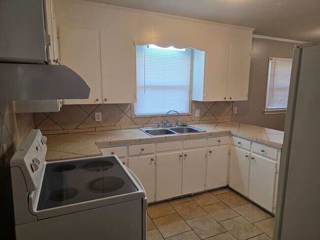 Building Photo - 3482 NC 268