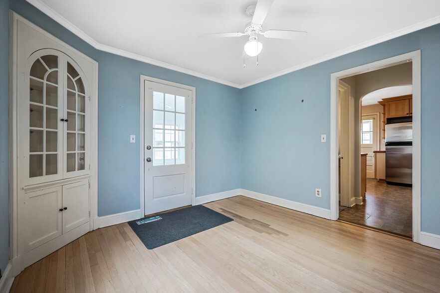 Building Photo - 11 Acadia St